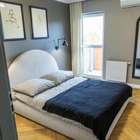 Solar Apartments I Stare Miasto 10Min I Priv Parking Free I Winda I Balkon Thorn Exterior foto