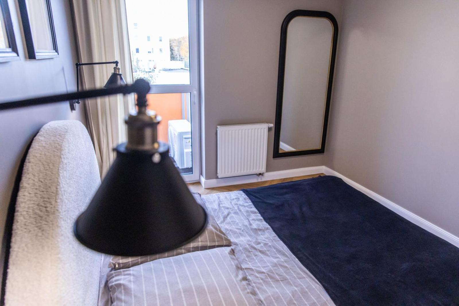Solar Apartments I Stare Miasto 10Min I Priv Parking Free I Winda I Balkon Thorn Exterior foto