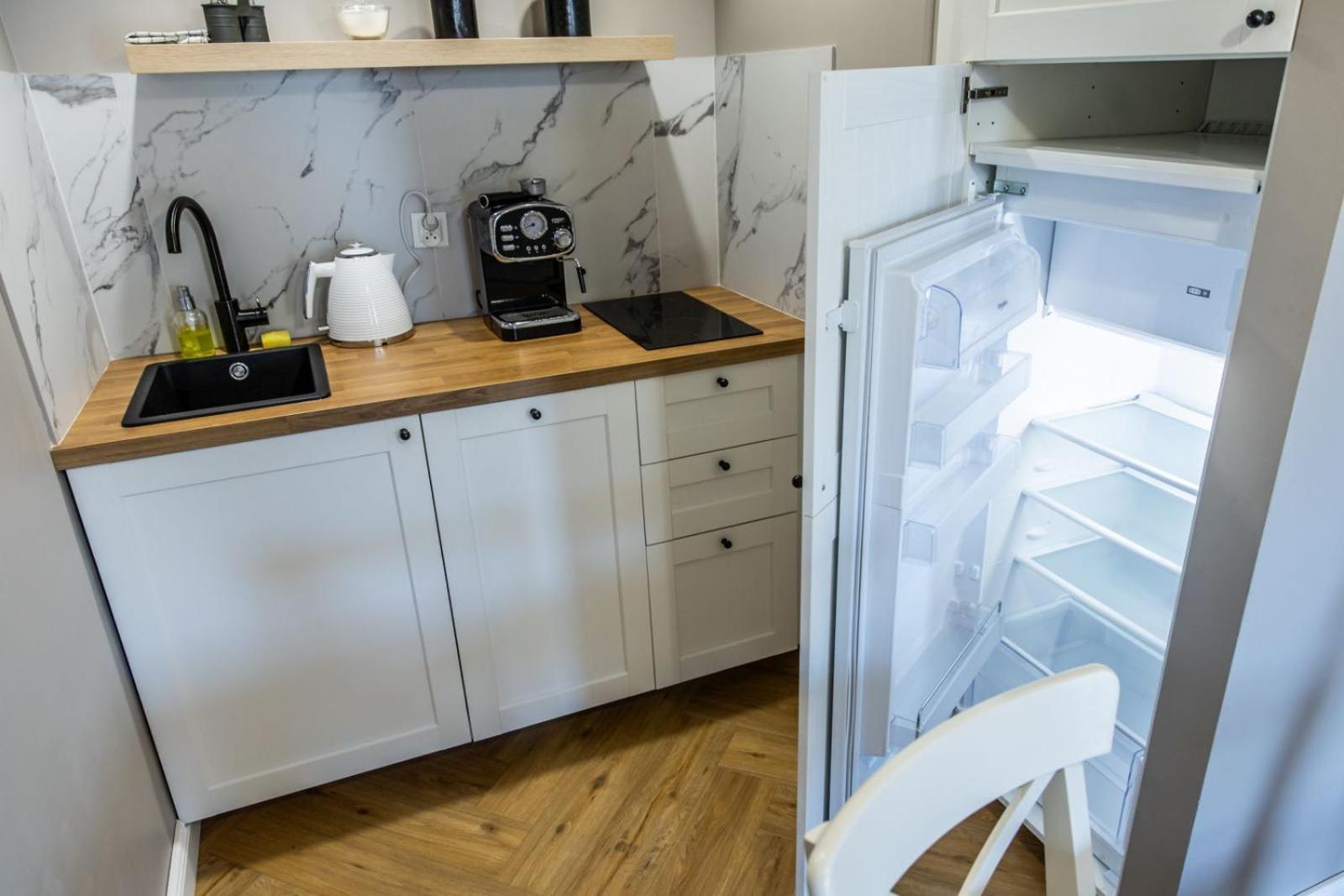 Solar Apartments I Stare Miasto 10Min I Priv Parking Free I Winda I Balkon Thorn Exterior foto
