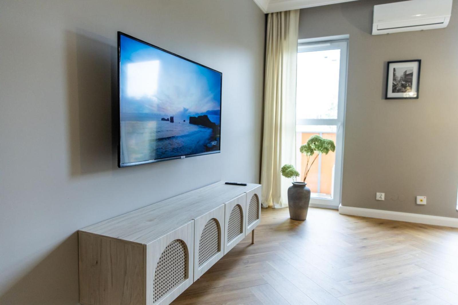 Solar Apartments I Stare Miasto 10Min I Priv Parking Free I Winda I Balkon Thorn Exterior foto