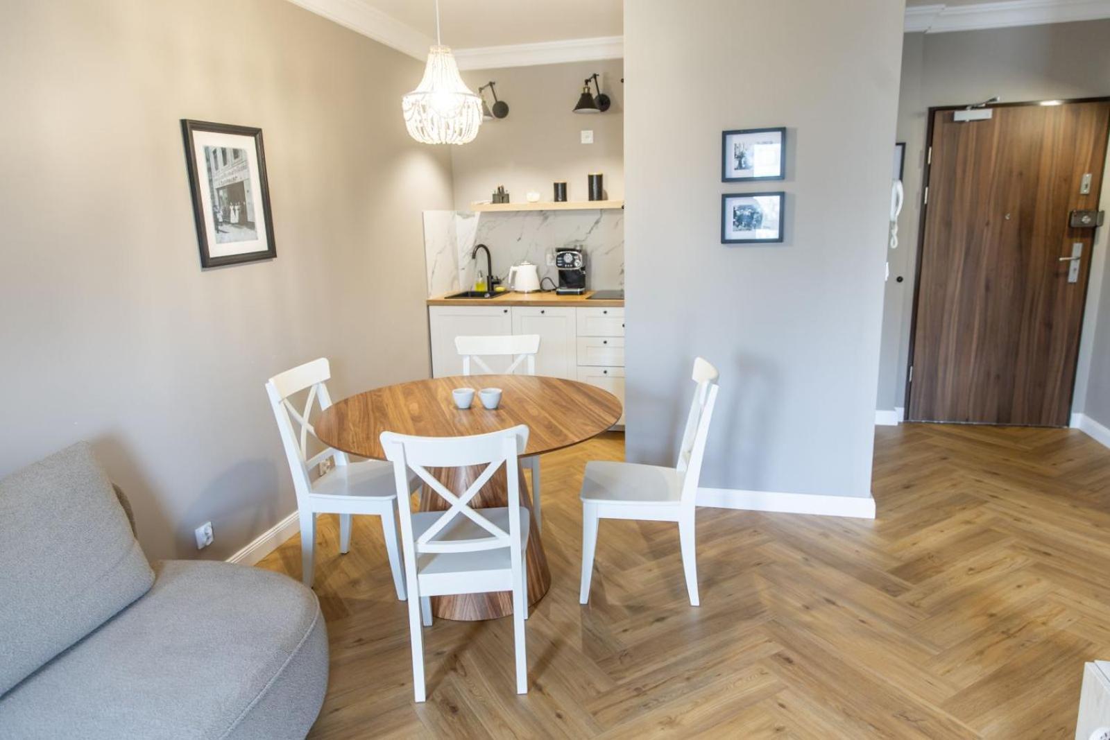 Solar Apartments I Stare Miasto 10Min I Priv Parking Free I Winda I Balkon Thorn Exterior foto