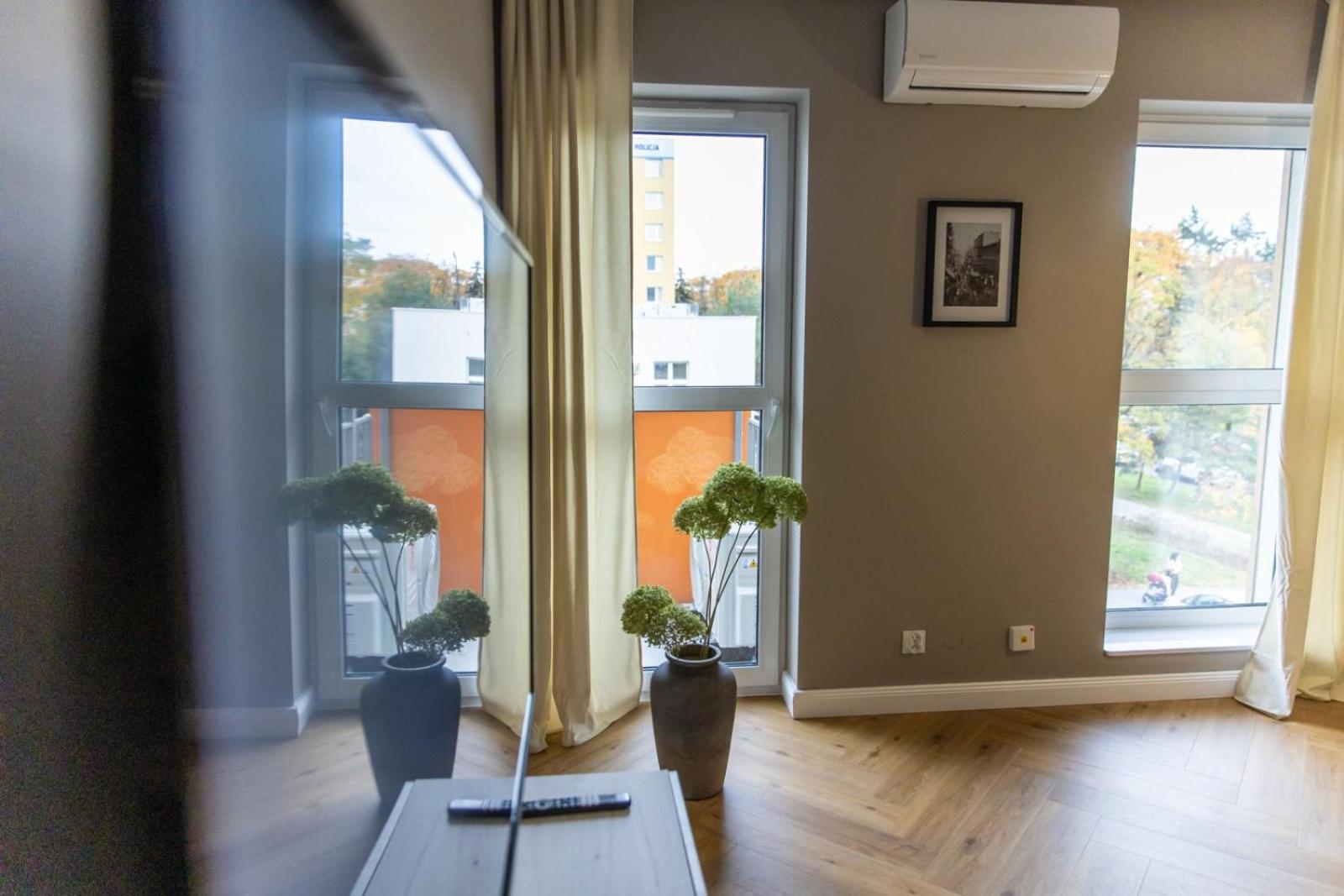 Solar Apartments I Stare Miasto 10Min I Priv Parking Free I Winda I Balkon Thorn Exterior foto