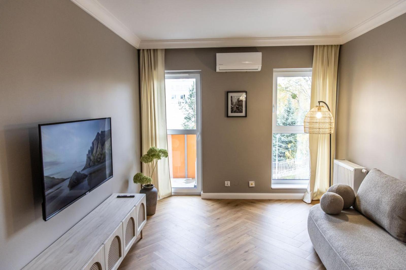 Solar Apartments I Stare Miasto 10Min I Priv Parking Free I Winda I Balkon Thorn Exterior foto